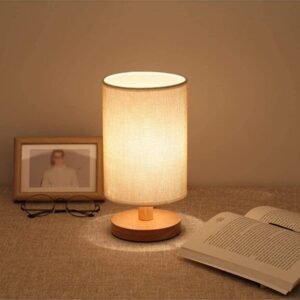 VALUE مصباح طاولة بجانب السرير مع غطاء ومصباح LED، درجة حرارة الضوء: بتصميم عصري .